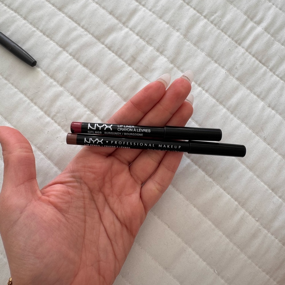 NYX Lip Liner Duo - burgundy and nude truffle